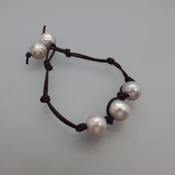 Gray Freshwater Pearl and Leather Bracelet