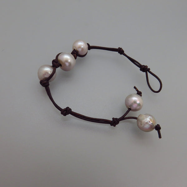 Gray Freshwater Pearl and Leather Bracelet