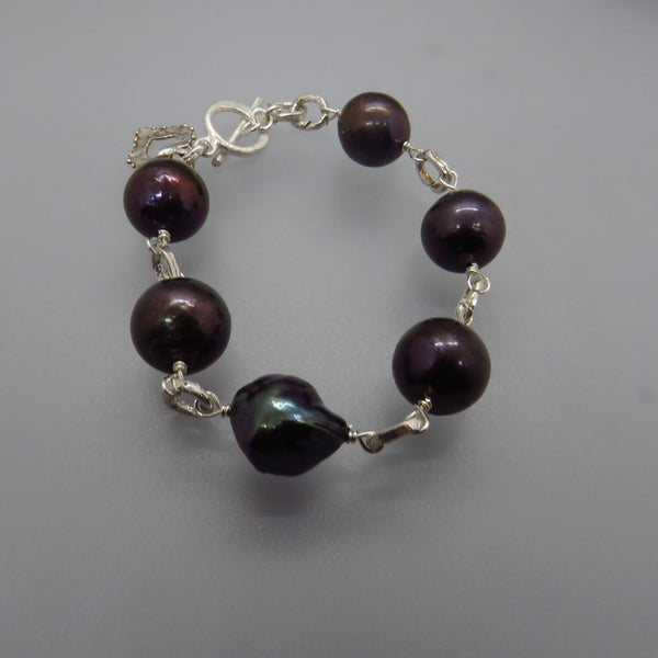 Peacock Pearl Bracelet